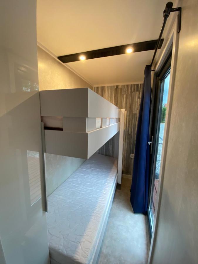 Domy Nad Morzem - Chata Pirata- Tiny House Dziwnów المظهر الخارجي الصورة
